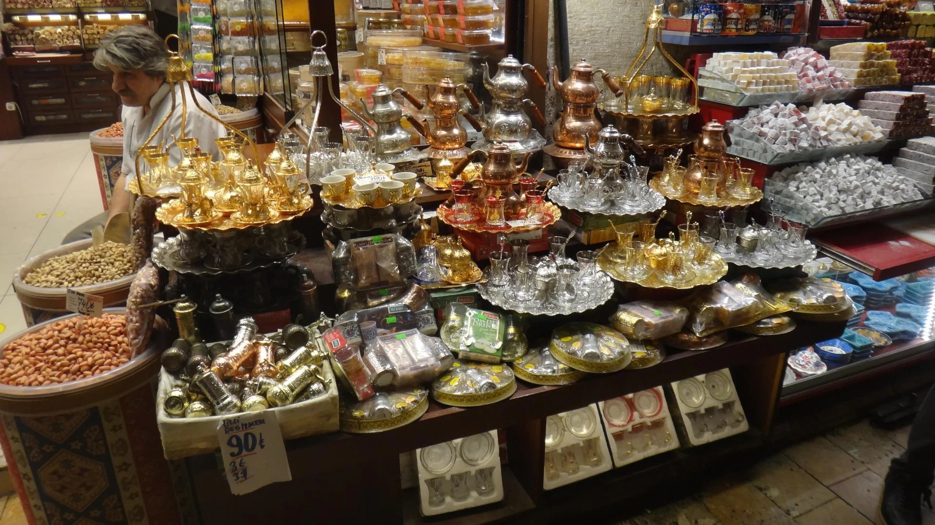 Bazaar Égyptien (Mısır Çarşısı ) - Photo 4