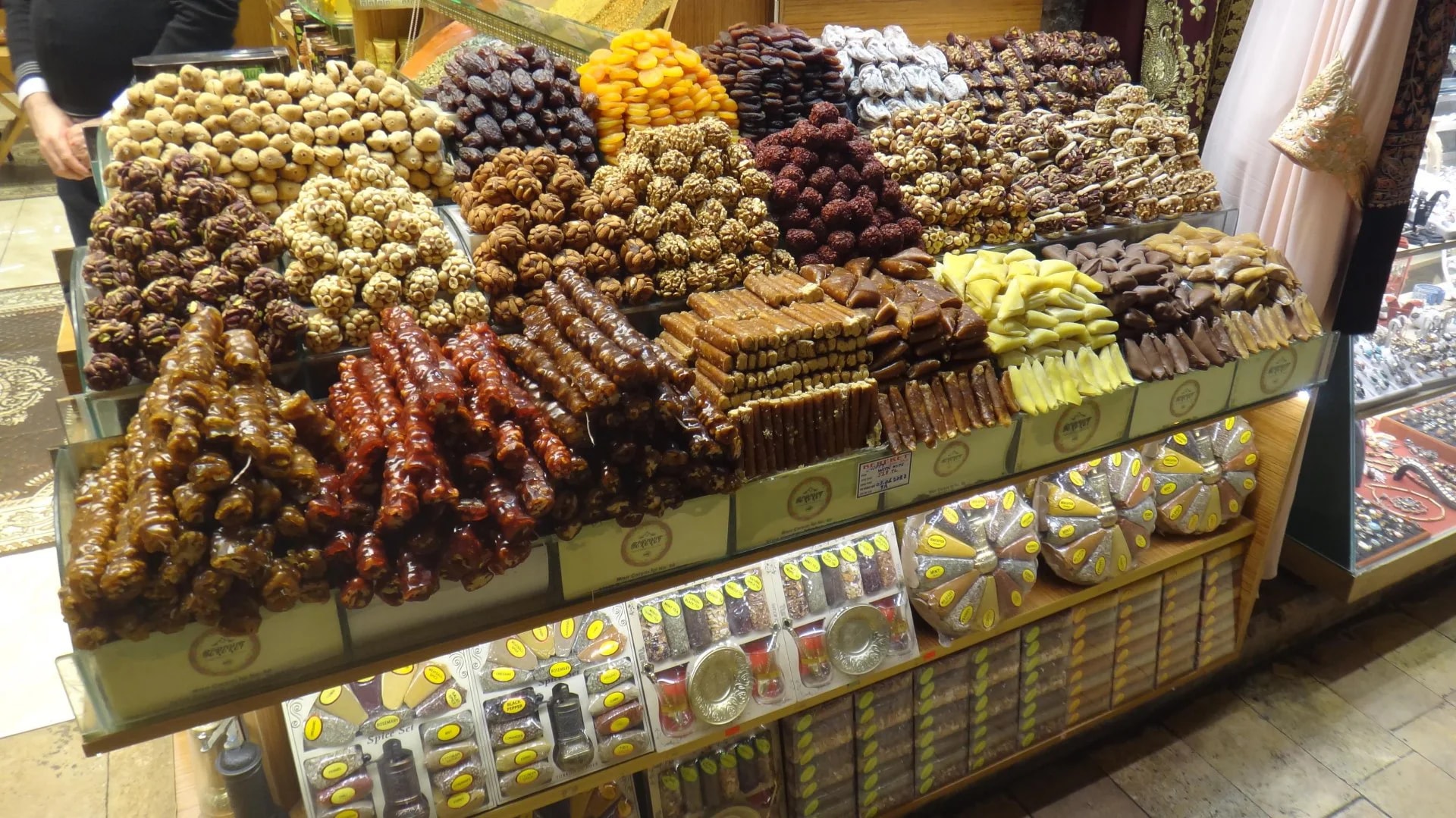 Bazaar Égyptien (Mısır Çarşısı ) - Photo 14
