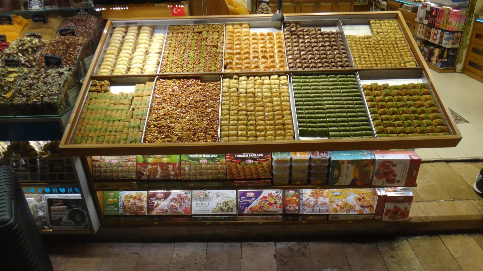 Bazaar Égyptien (Mısır Çarşısı ) - Photo 15