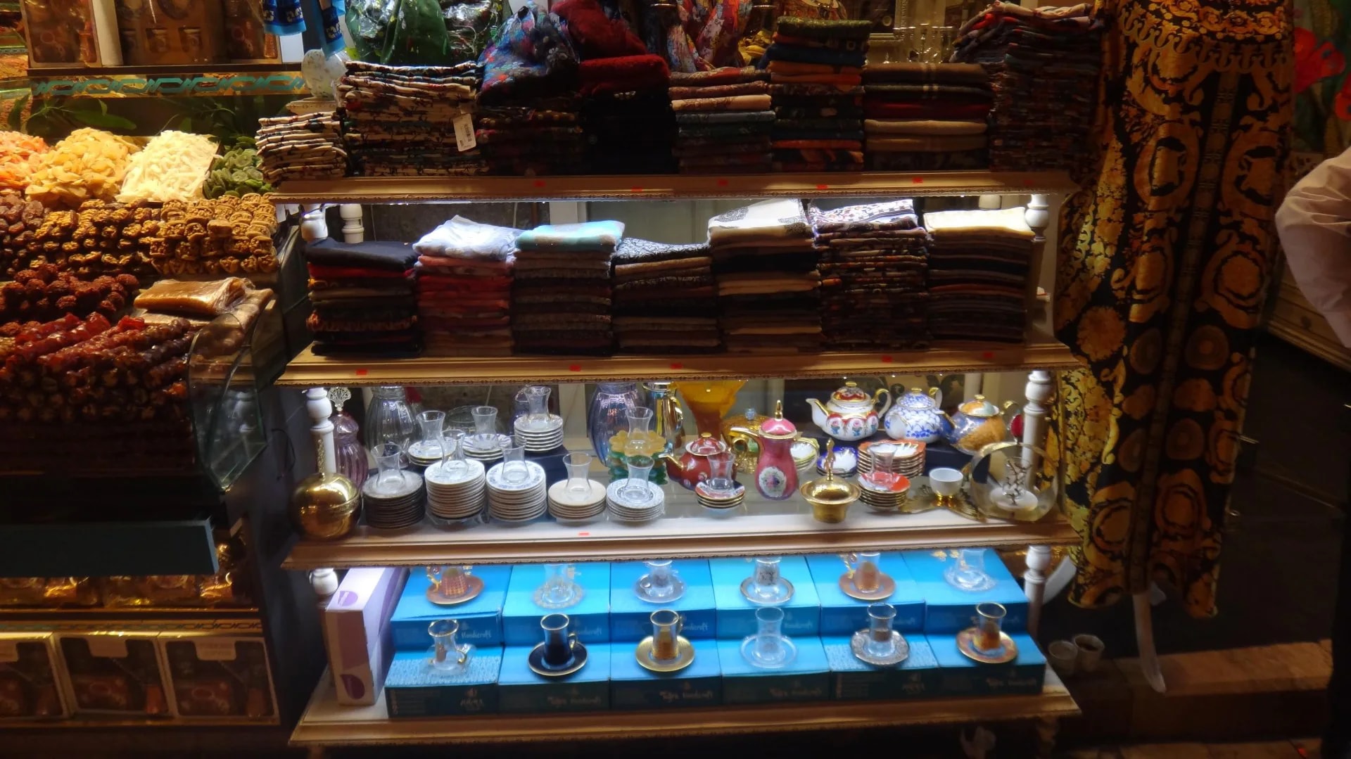 Bazaar Égyptien (Mısır Çarşısı ) - Photo 16