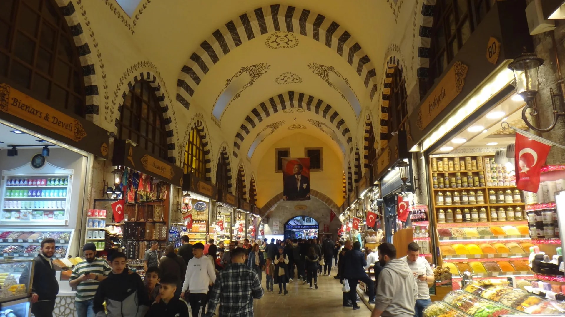 Bazaar Égyptien (Mısır Çarşısı ) - Photo 18