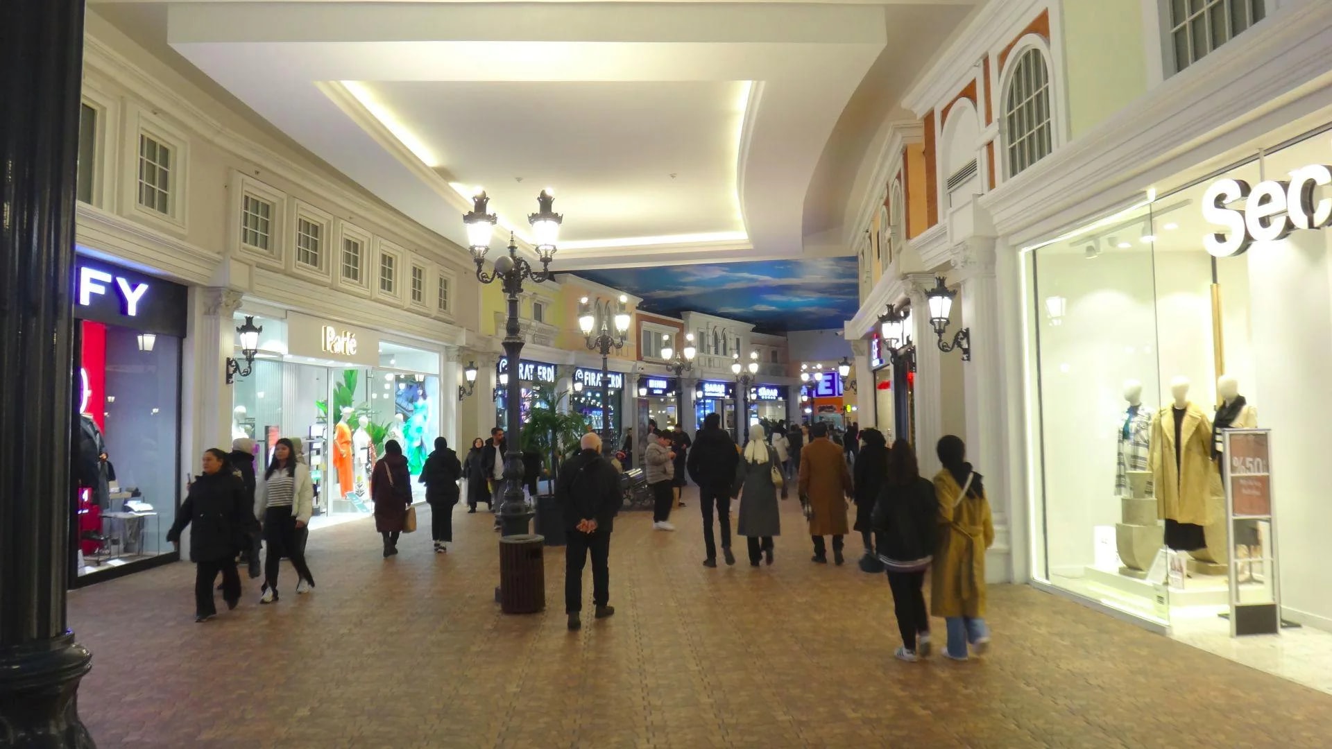VENEZIA Outlet - Photo 4