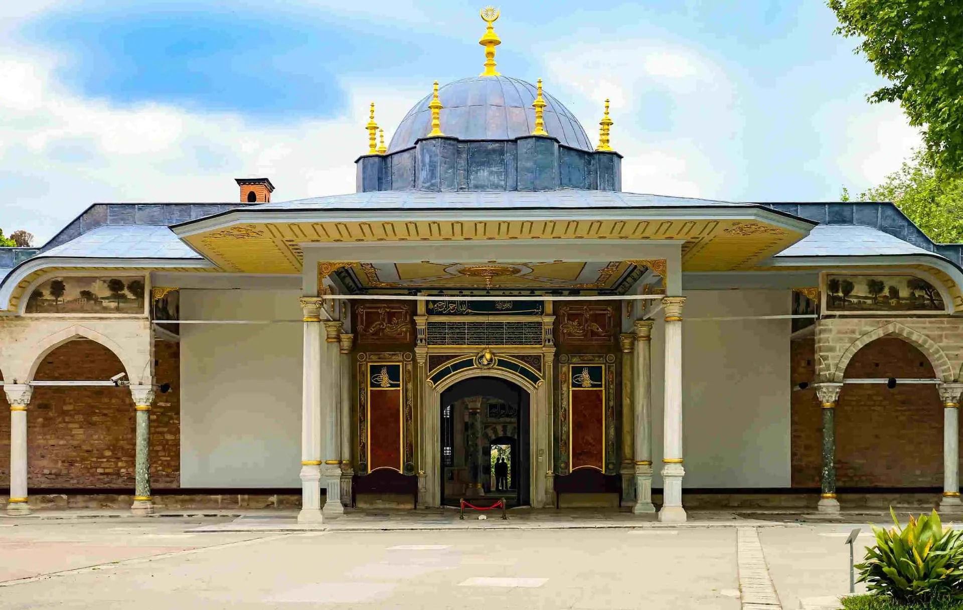 Beylerbeyi Palace - Photo 9