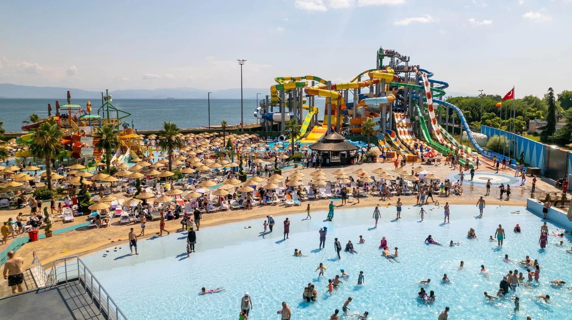 AQUA PARK - Photo 2