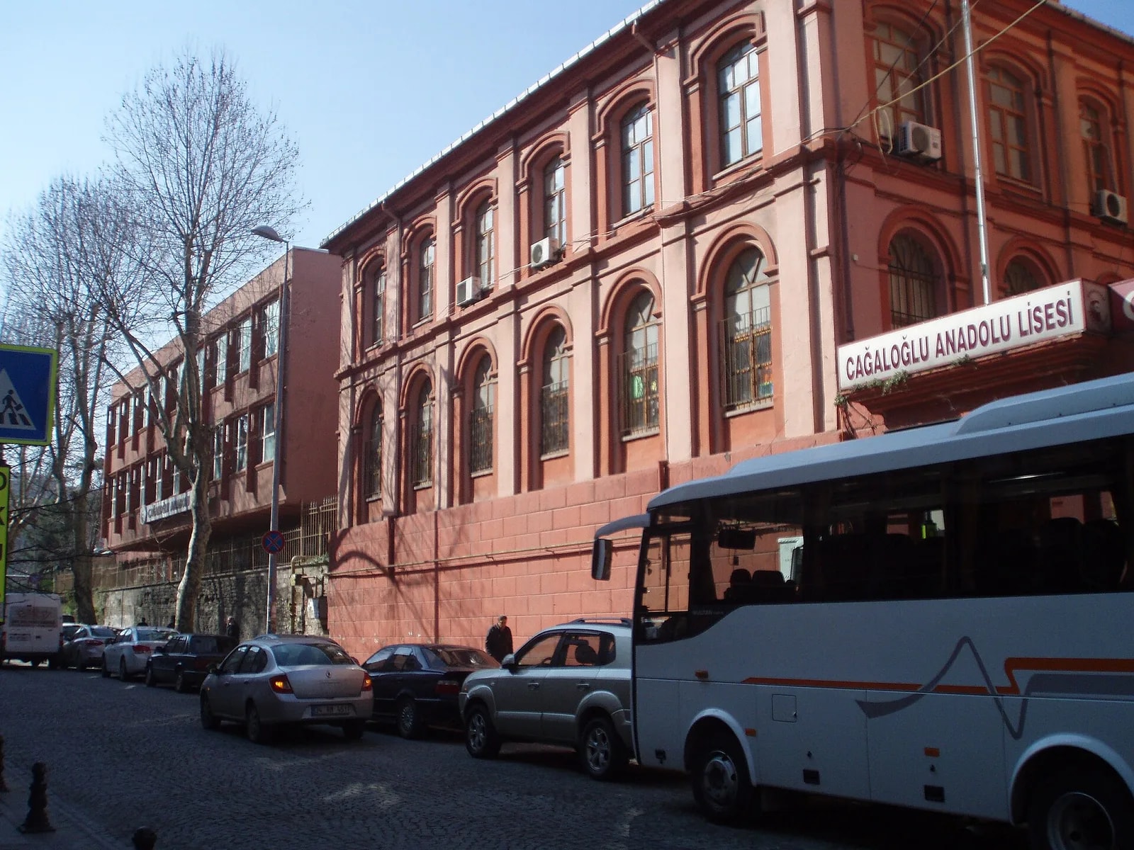 Cağaloğlu Anadolu Lisesi - Photo 2