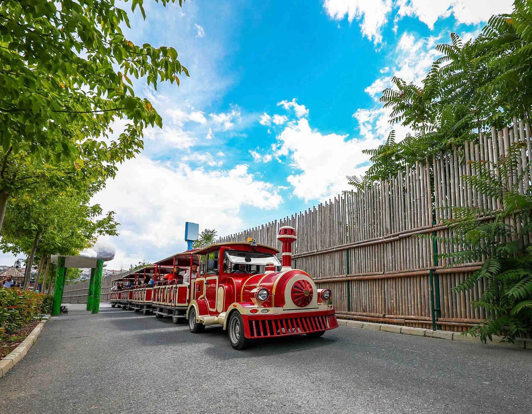 VIALAND Theme park - Photo 13